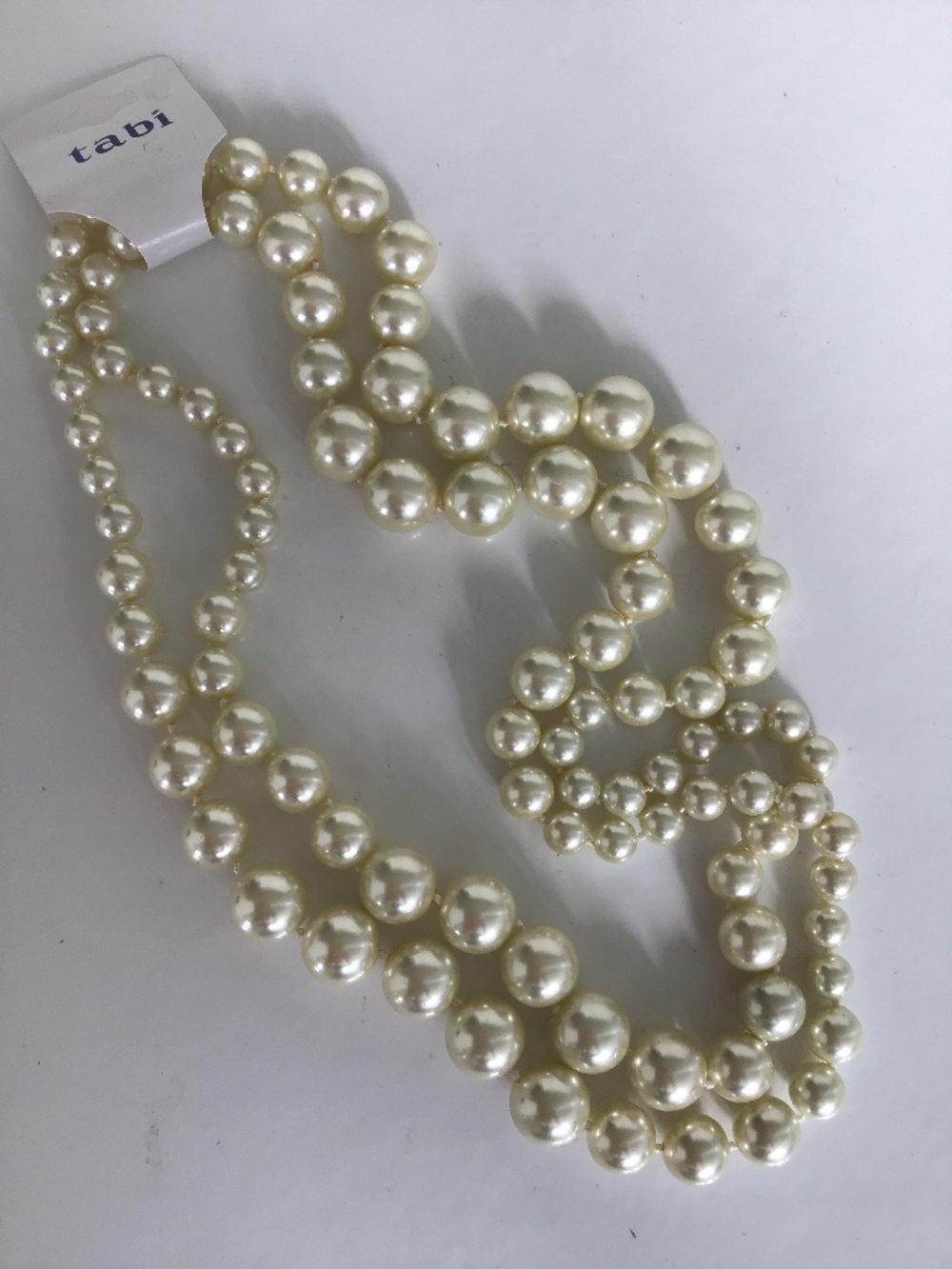 Beautiful cream/white faux pearl necklace